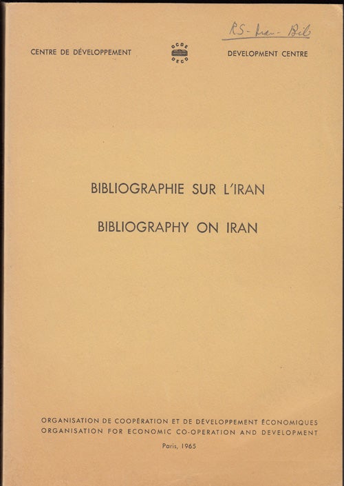 Item #6486 Bibliographie sur L'Iran/Bibliography on Iran. Centre de Developpement de l' OCDE.